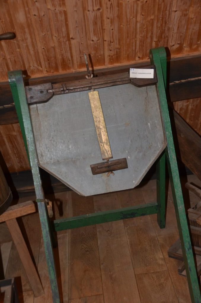 Désoperculateur chevalet